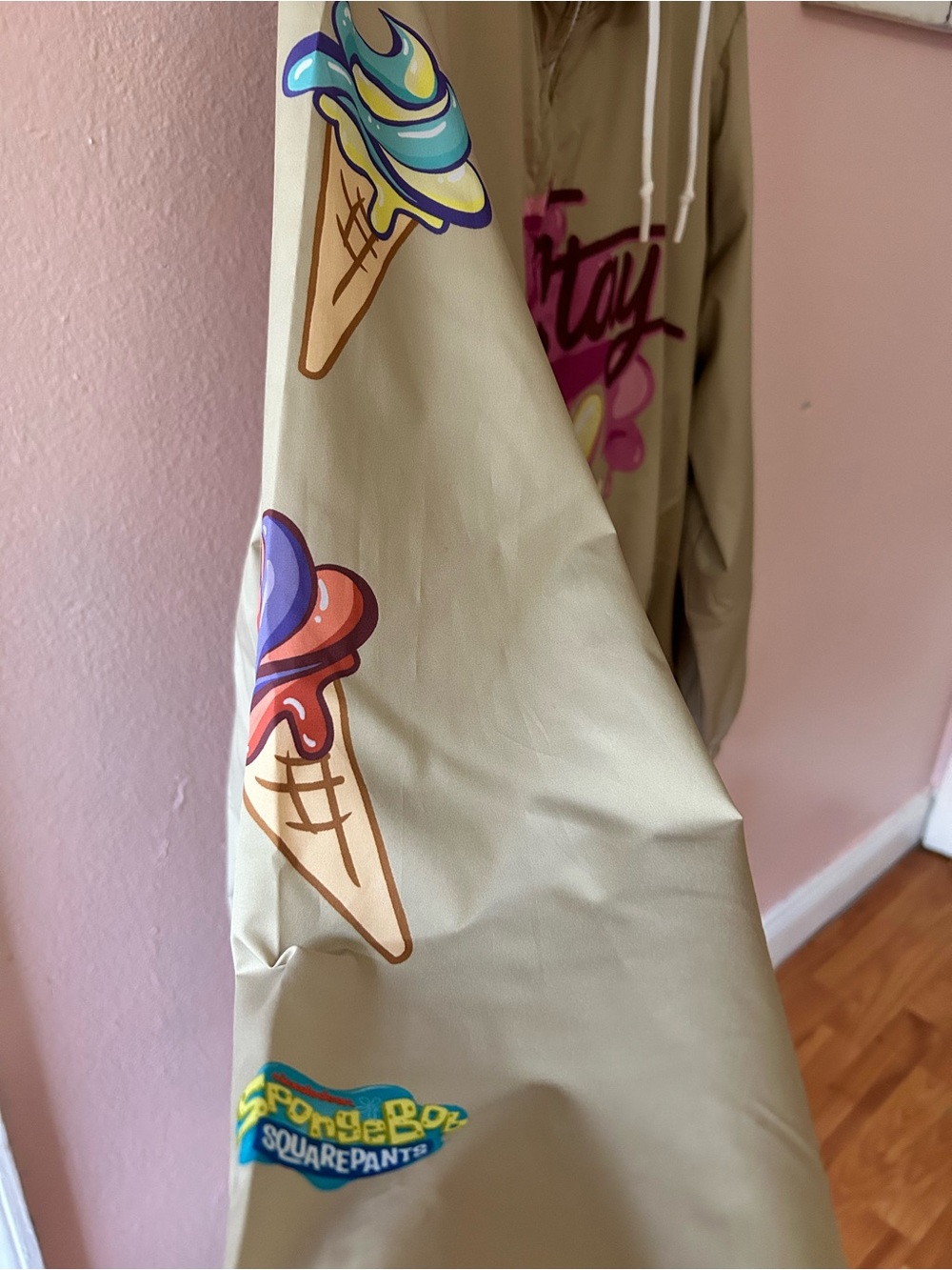 Members Only 2024 SpongeBob Nickelodeon collab “Stay Cool” windbreaker - Picture 5 of 9